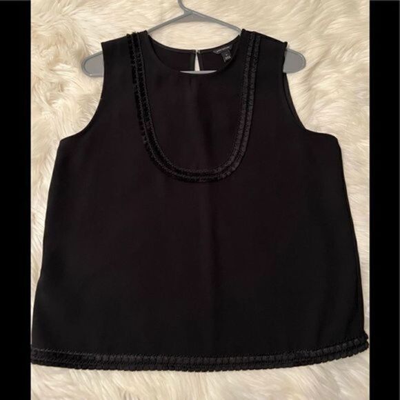 Gorgeous Embroidered Detail Ann Taylor Top Medium Excellent Condition - Picture 1 of 6